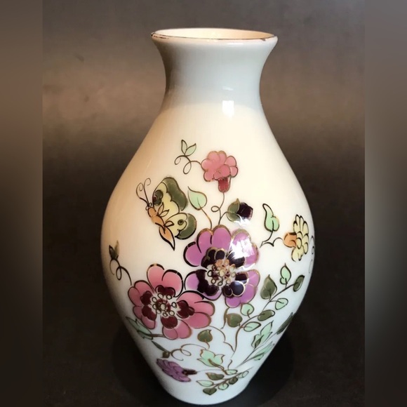 VINTAGE signed Zsolnay Hungary Pecs Hand Painted Porcelain Vase Gold Trim. - Picture 1 of 4